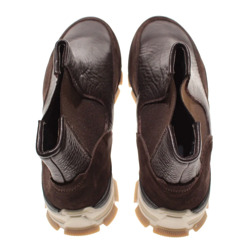 Di Bianco NWD Pull On Chelsea Boots Size 42 (US 9) in Dark Brown Leather